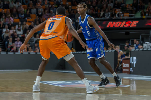 赛的边缘都 赛的边缘都