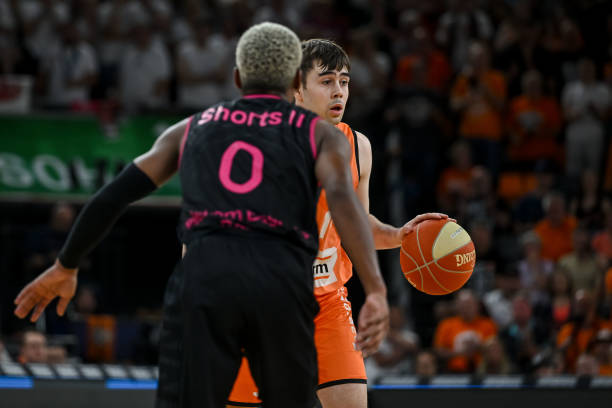 尔之间的争 尔之间的争